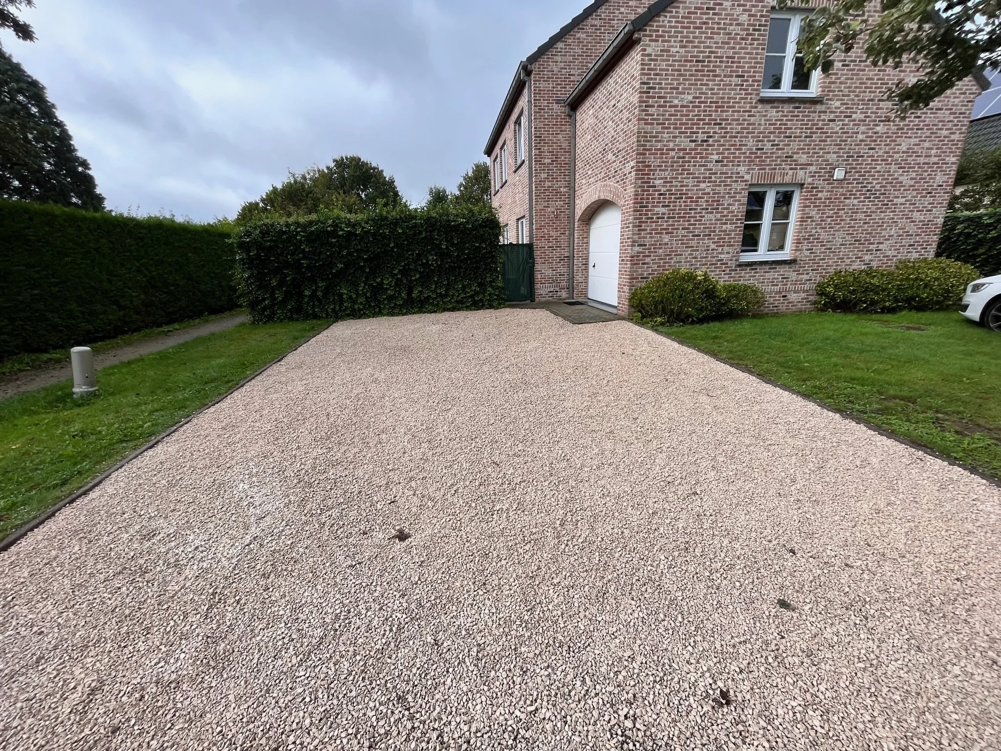 Tuinaanleg met beplanting en terras